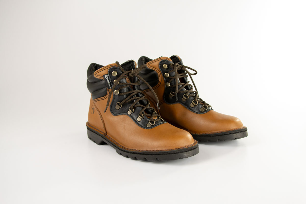 Tarzan Ladies Mountain Boot in brown oil leather